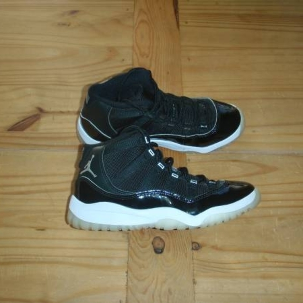 Air Jordan Retro 11 - Jubilee - Youth Size 3